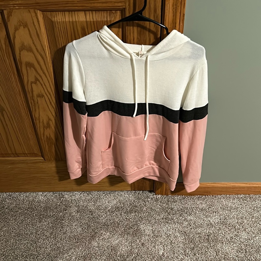 7th Ray women’s hooded top.  Size Small.